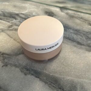Laura Mercier Translucent Loose Setting Powder Ultra Blur in HONEY Best Selling